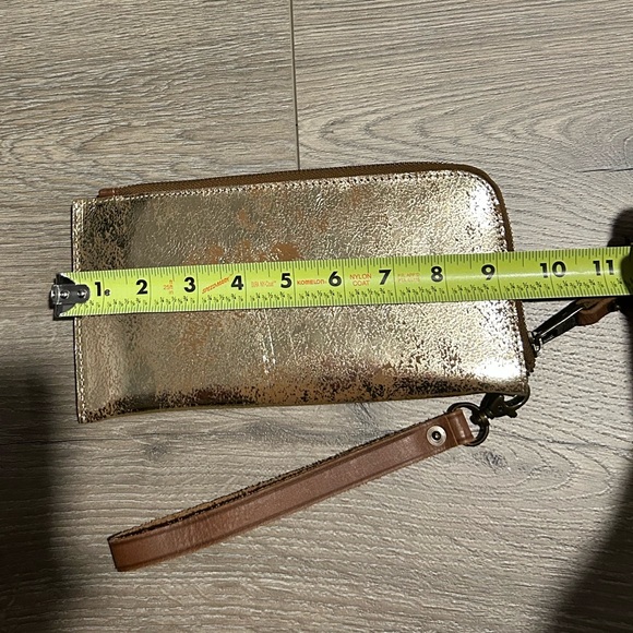 STS Ranchwear Bentley Flaxen Roam Metallic Leather Wristlet Wallet - Picture 8 of 11